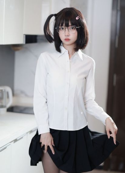 日本一区二区三区成人网_720高清完整版